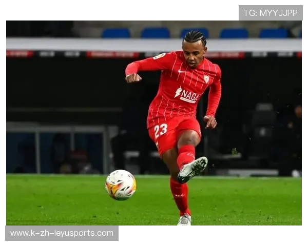 塞维利亚—朱尔·孔德危险解围制造定位球 塞维利亚—朱尔·孔德危险解围制造定位球