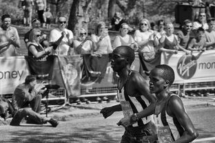 leyu.com-非洲锦标赛中，南非队奋勇拼搏，冲击历史第一高光，南非洲杯小组赛